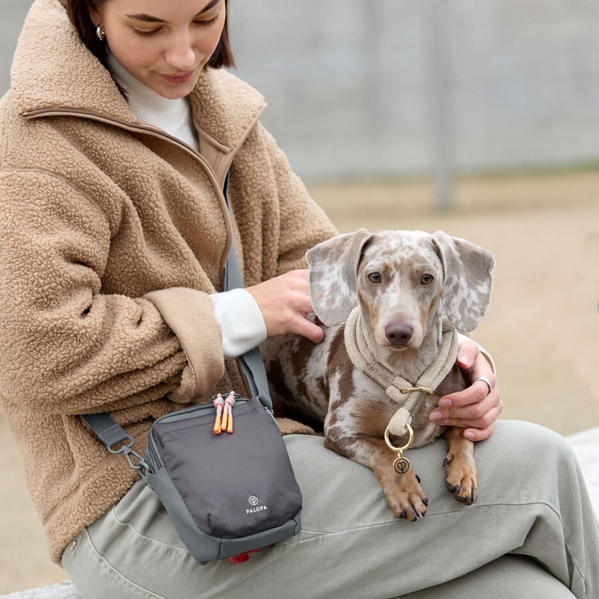 Greta（犬のお散歩ショルダーバッグ）/Dog Snack Bag Greta | PALOPA Japan（パロパ）